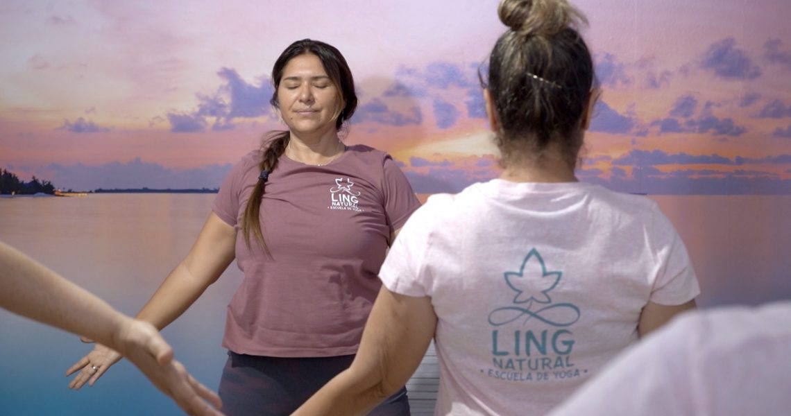 Aprendemos durante 1 hora y media a sentarnos a meditación, a conectar con los fundamentos básicos de la atención plena.