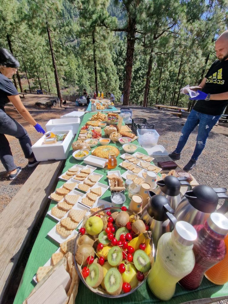 Masterclass de Yoga y meditación de 3 horas y finaliza con un brunch. Ideal para hacer reuniones diferentes con los equipos.