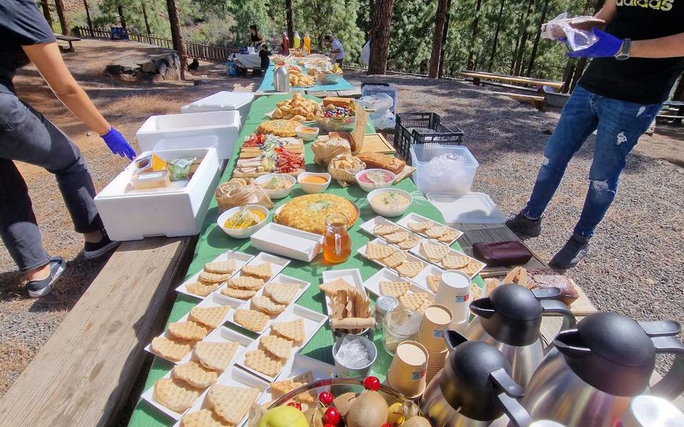 Masterclass de Yoga y meditación de 3 horas y finaliza con un brunch. Ideal para hacer reuniones diferentes con los equipos.